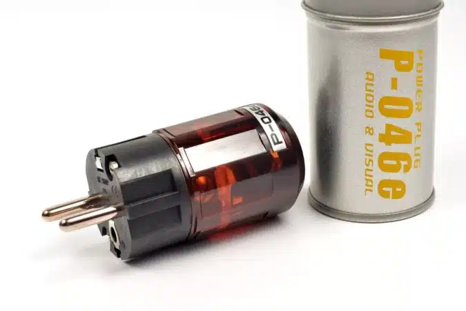 Oyaide P-046e Mains Power Connector